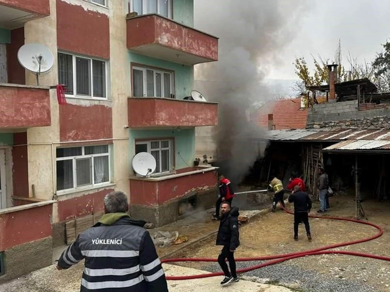 Isparta'da Ormanlık Alanda Çıkan Yangın Kontrol Altına Alındı