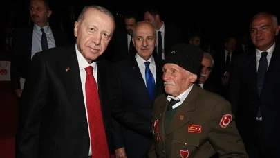 Kore Gazisi Uzun, Cumhurbaşkanı Erdoğan ile buluştuğunda duygusal anlar yaşadı.